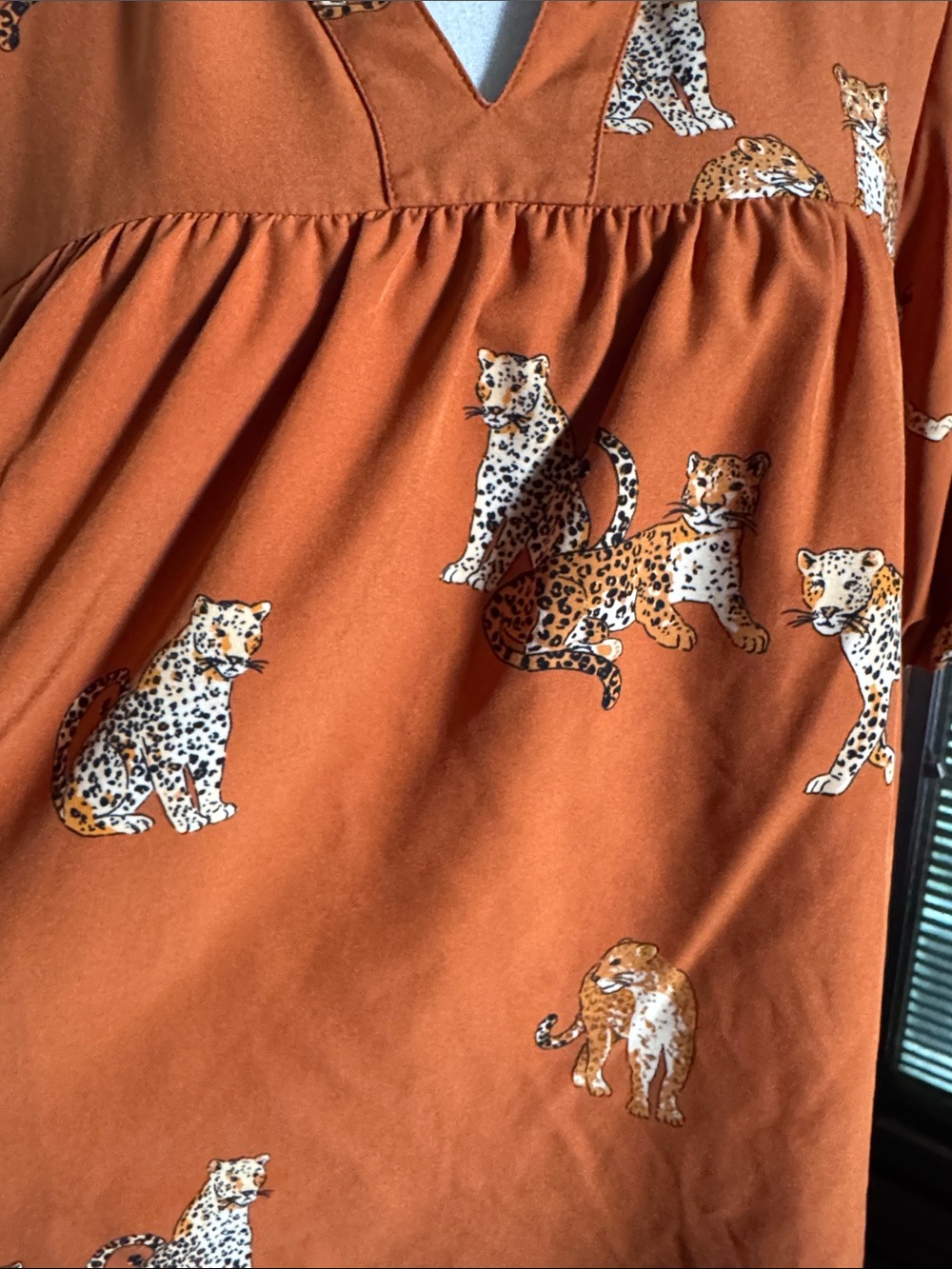 THML | Puff Sleeve Cheetah Top Size M - Picture 2 of 9
